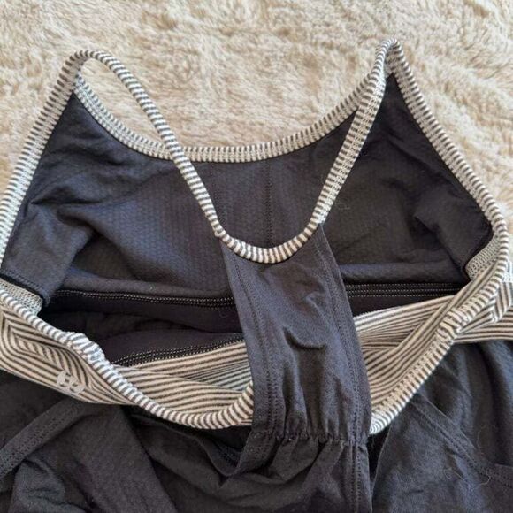 Lululemon Black Racerback Athletic‎ Tank Top built in Bra Gym Outdoor Size S - Picture 8 of 9